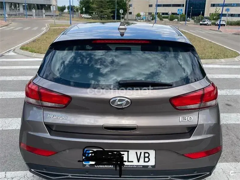 Usado Hyundai i30 116 CV (85 kW) 2021 Beige Berlina