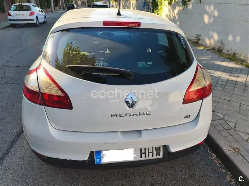 Usado Renault Mégane 90 CV (66 kW) 2012 Blanco Berlina