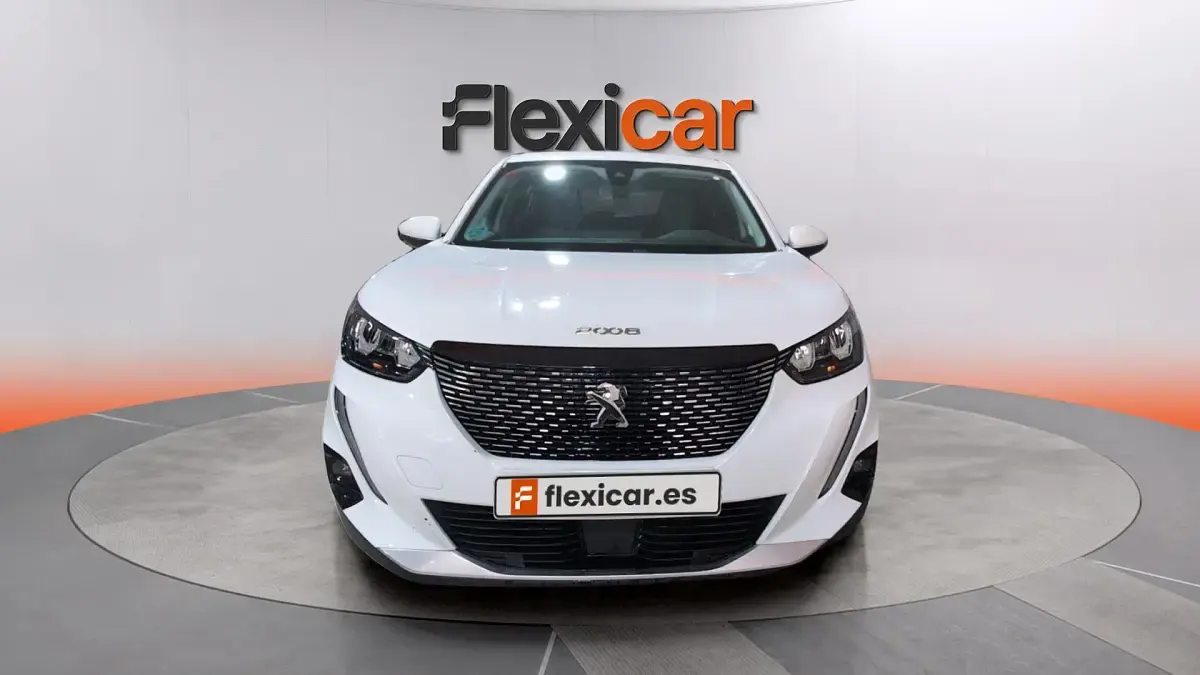 Usado Peugeot 2008 Allure 131 CV (96 kW) 2021 Blanco SUV