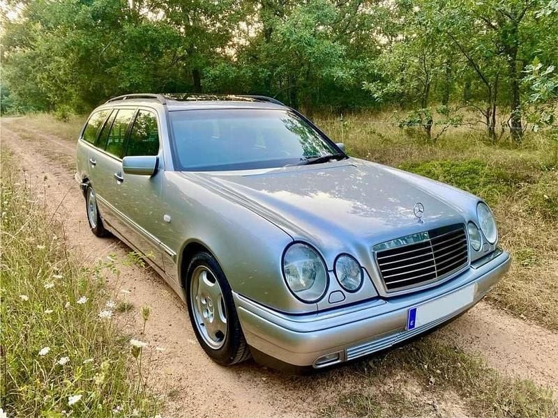 Plateado Usado 1996 Mercedes E420 Avantgarde Familiar | 16.800 € - Imagen 1/4