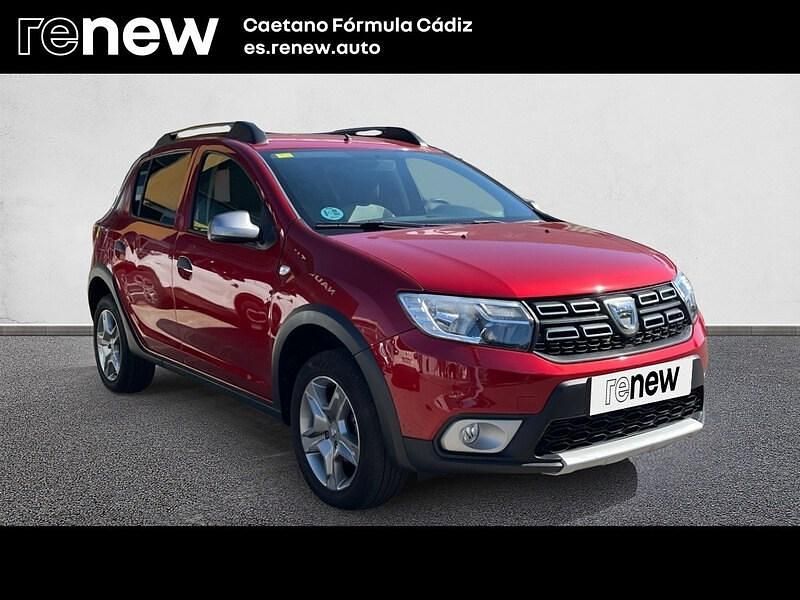 Usado Dacia Sandero Comfort 90 CV (66 kW) 2020 Rojo Utilitario