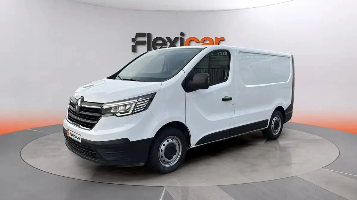 Usado Renault Trafic Authentique 150 CV (110 kW) 2023 Blanco Monovolumen