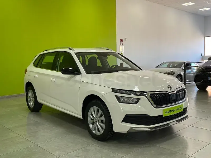Usado Skoda Kamiq Ambition 110 CV (80 kW) 2021 Blanco SUV