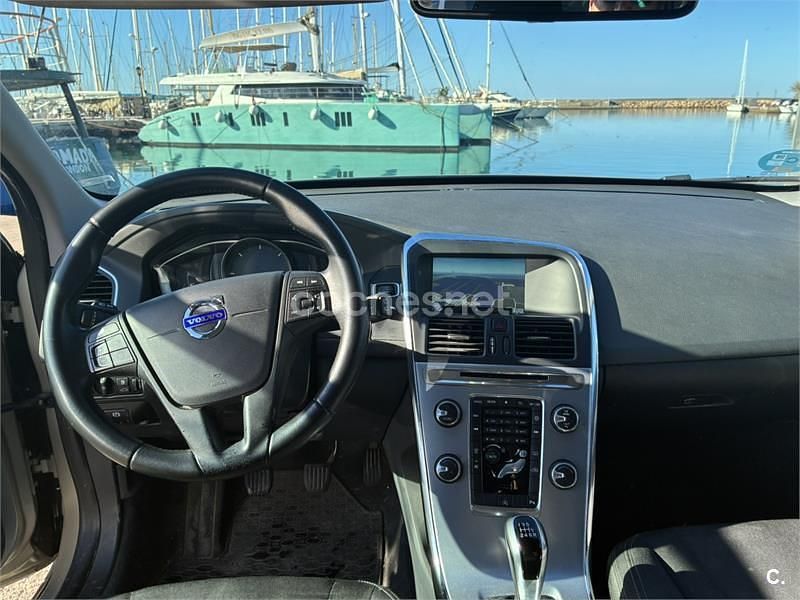 Usado Volvo XC60 Momentum 136 CV (100 kW) 2016 Beige SUV