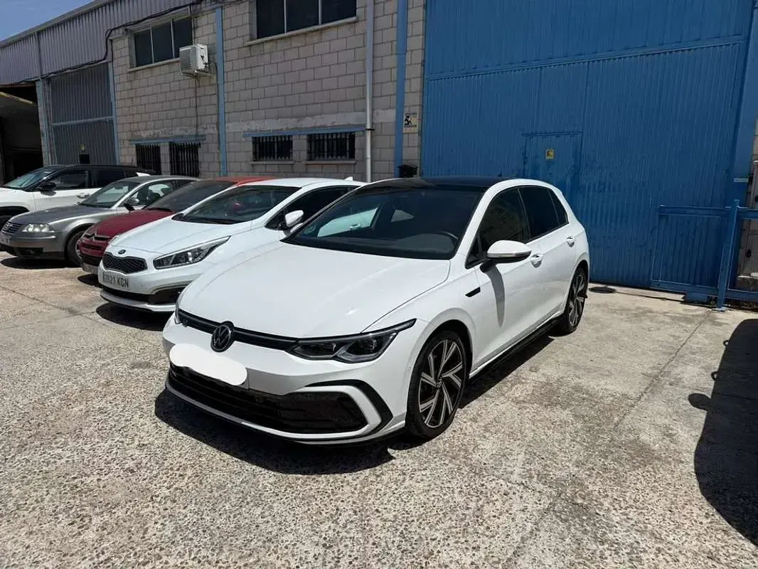 Usado VW Golf VII R-line 150 CV (110 kW) 2021 Blanco Utilitario