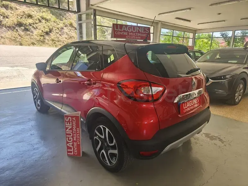 Usado Renault Captur 90 CV (66 kW) 2015 Granate SUV