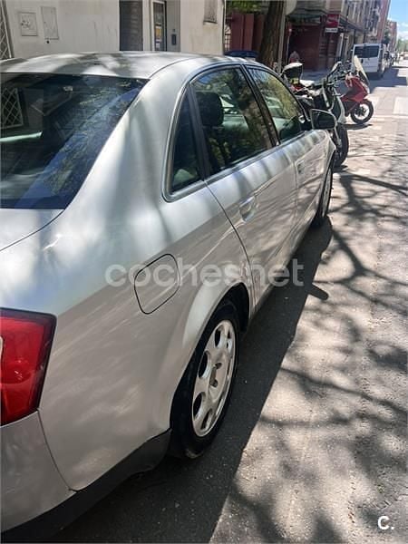 Usado Audi A4 170 CV (125 kW) 2003 Gris / plata Berlina