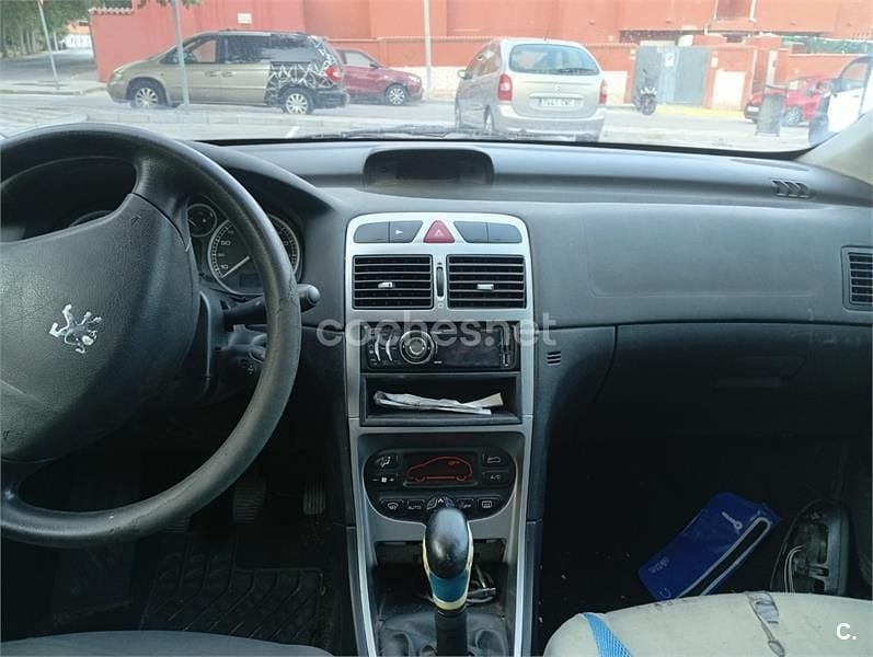 Usado Peugeot 307 90 CV (66 kW) 2003 Gris / plata Berlina