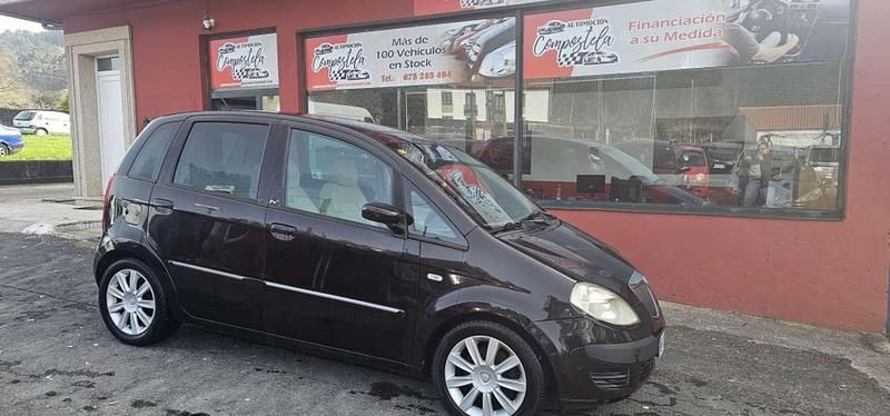 Usado Lancia Musa 101 CV (74 kW) 2004 Monovolumen