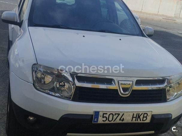 Usado Dacia Duster Lauréate 105 CV (77 kW) 2012 Blanco SUV