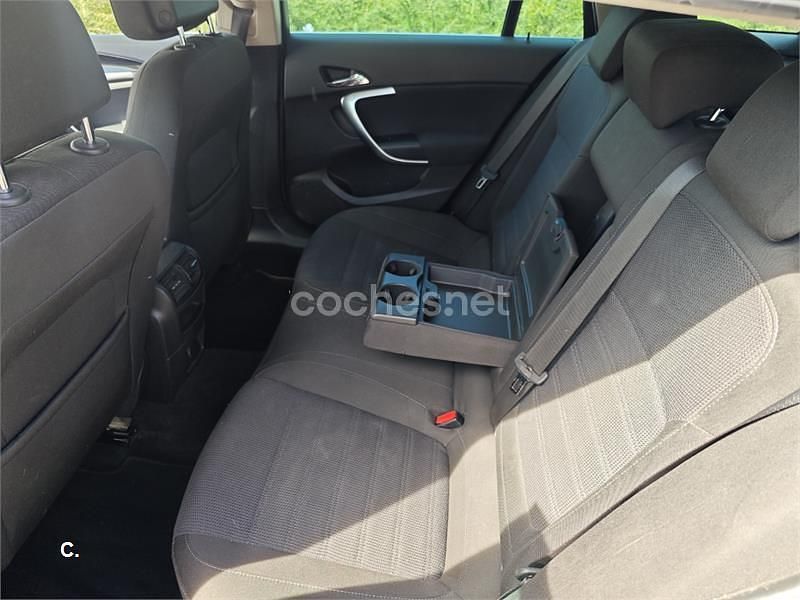 Usado Opel Insignia Sport 160 CV (117 kW) 2010 Marrón Familiar