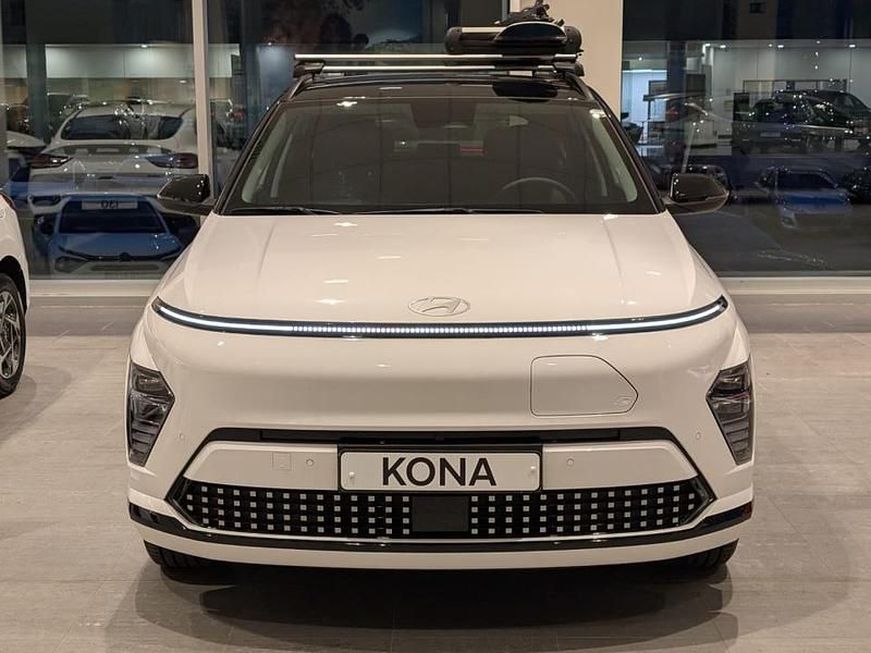 Usado Hyundai Kona Style 160 kW (218 CV) 2024 Atlas white/abbys black (sólido) SUV