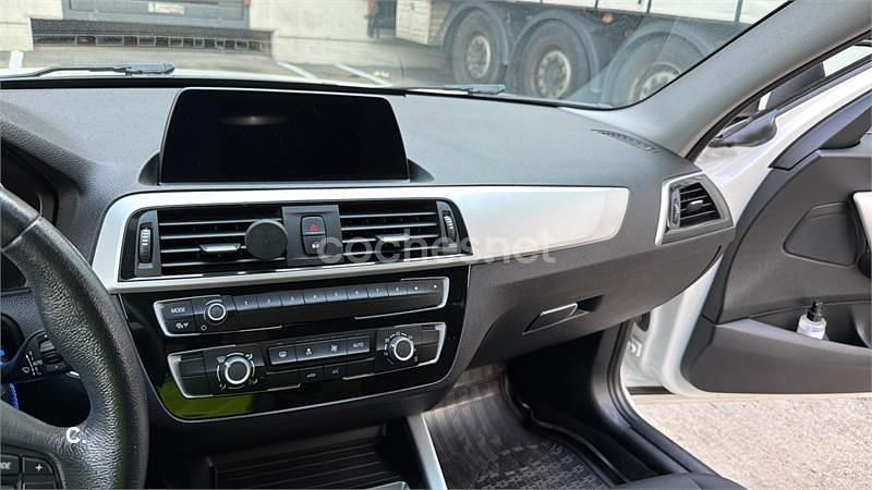 Usado BMW 116 116 CV (85 kW) 2018 Blanco Utilitario