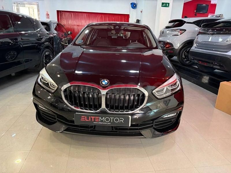 Usado BMW 118 Sport Line 136 CV (100 kW) 2023 Blanco Utilitario