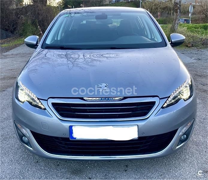 Usado Peugeot 308 Allure 92 CV (67 kW) 2015 Gris / plata Berlina