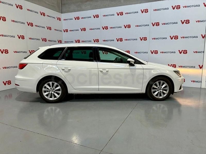 Usado Seat Leon Style 115 CV (84 kW) 2019 Blanco Familiar