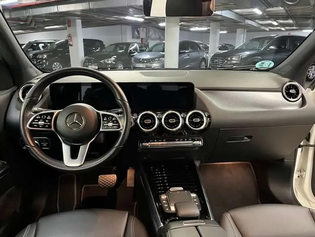Usado Mercedes GLA200 150 CV (110 kW) 2021 Blanco SUV