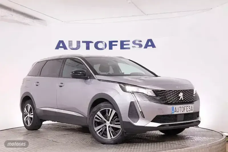 Usado Peugeot 5008 Allure 130 CV (95 kW) 2024 Gris SUV
