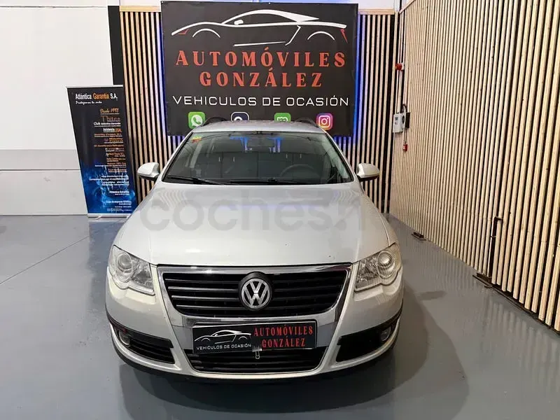 Usado VW Passat Advance 105 CV (77 kW) 2007 Gris / plata Familiar