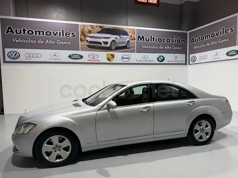 Usado Mercedes S500 388 CV (285 kW) 2007 Gris / plata Berlina