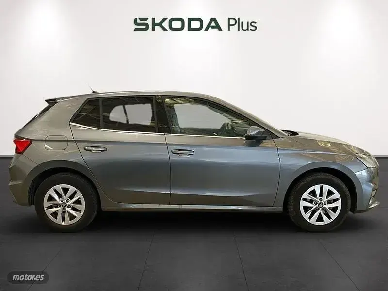 Usado Skoda Fabia Selection 95 CV (69 kW) 2025 Gris Utilitario