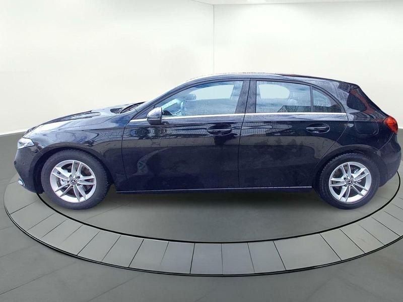 Usado Mercedes A180 Business 116 CV (85 kW) 2019 Negro Berlina