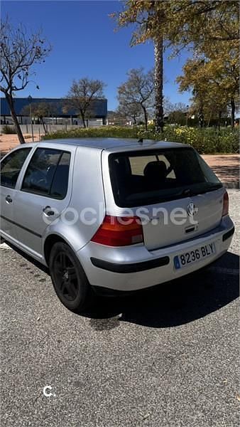 Usado VW Golf IV Conceptline 100 CV (73 kW) 2001 Gris / plata Berlina