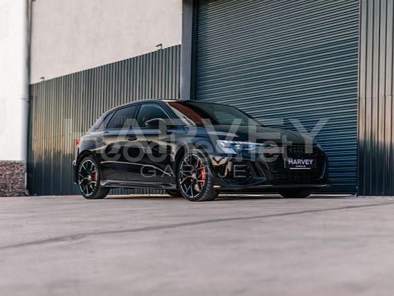 Usado Audi RS3 400 CV (294 kW) 2024 Negro Berlina