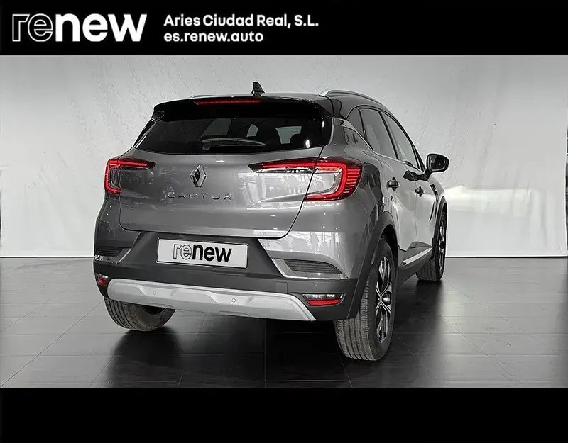 Usado Renault Captur Techno 90 CV (66 kW) 2024 Gris SUV