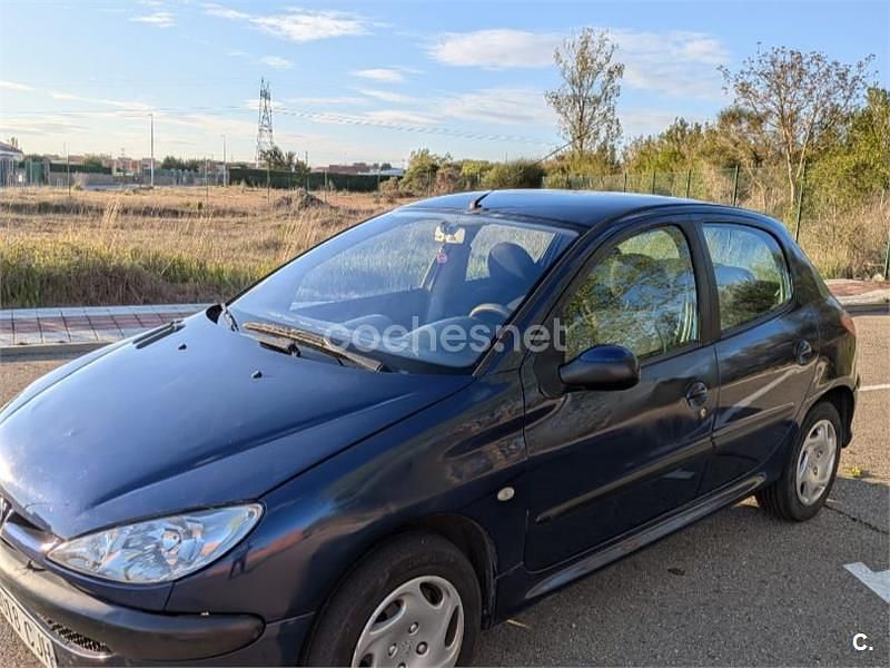 Usado Peugeot 206 75 CV (55 kW) 2003 Azul Berlina