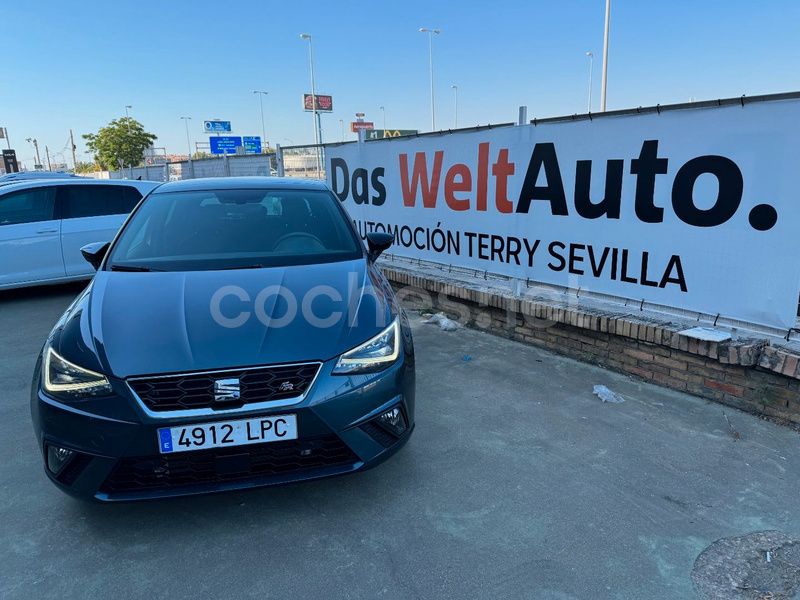 Gris / plata Usado 2021 Seat Ibiza FR Berlina | 16.995 € (Un poco caro) - Imagen 1/4