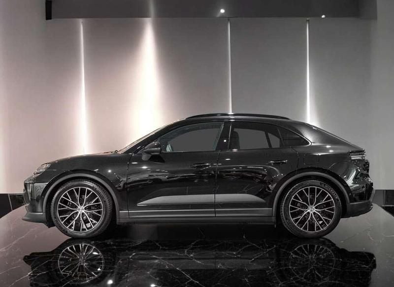 Usado Porsche Macan 300 kW (408 CV) 2025 Negro SUV