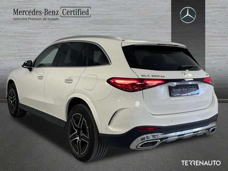Usado Mercedes GLC300e AMG line 333 CV (244 kW) 2024 Blanco SUV