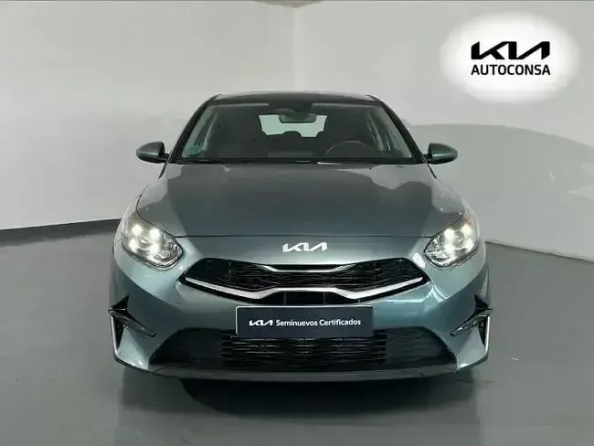 Usado Kia Ceed 101 CV (74 kW) 2025 Azul Utilitario