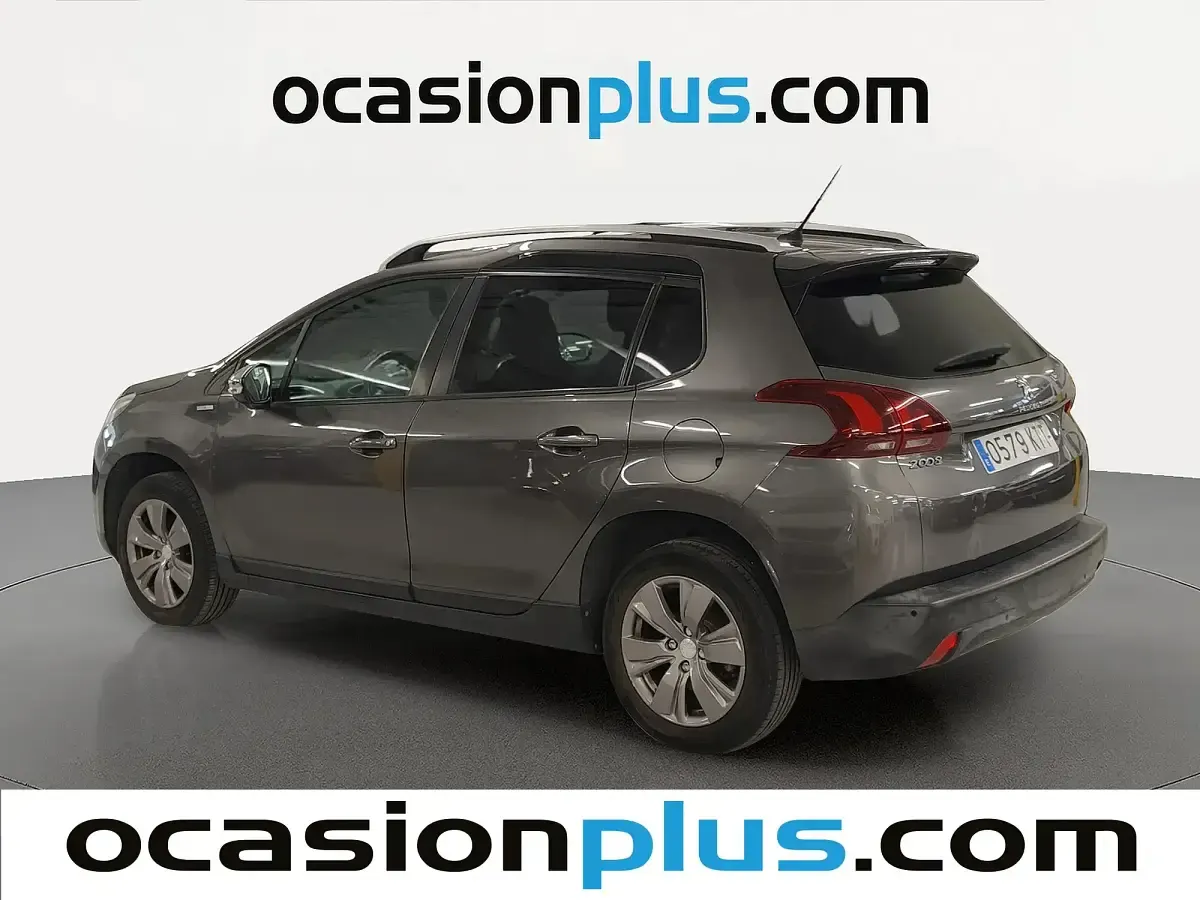 Usado Peugeot 2008 Style 82 CV (60 kW) 2019 Gris SUV