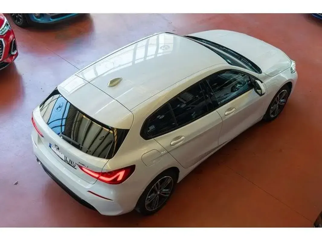 Usado BMW 116 Shadowline 116 CV (85 kW) 2021 Blanco Utilitario