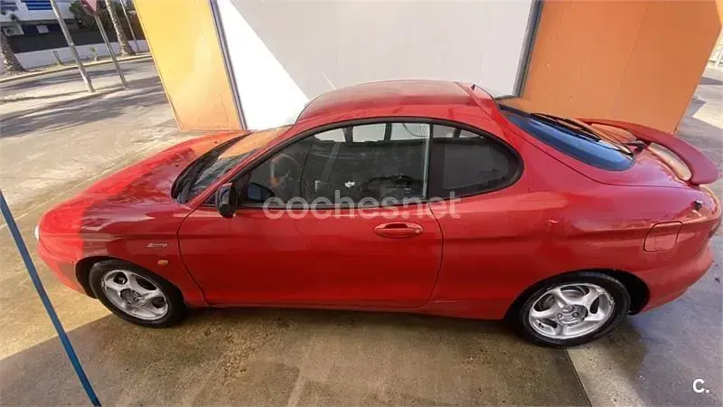 Usado Hyundai Coupé 114 CV (83 kW) 1998 Rojo Coupe