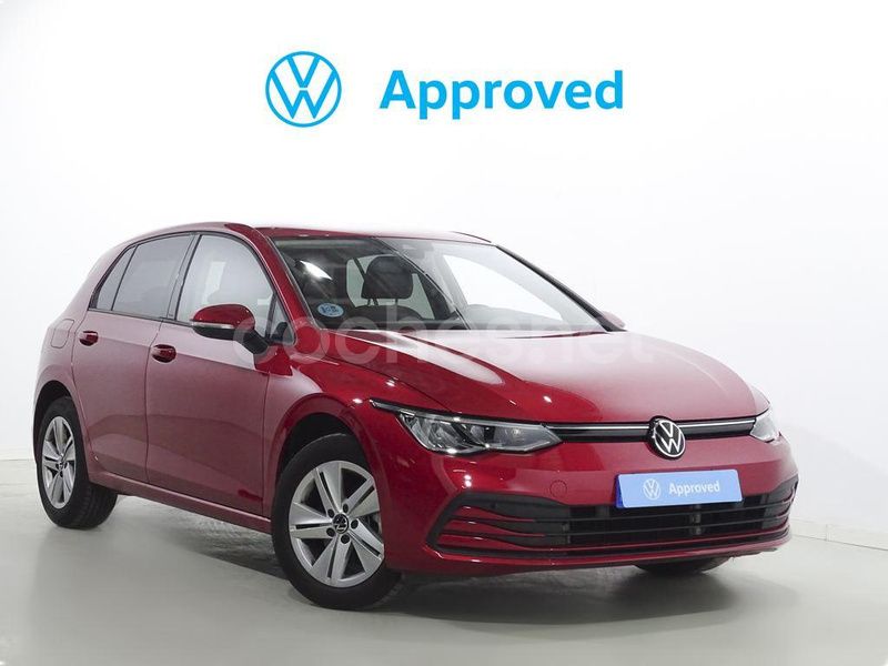Rojo Usado 2021 VW Golf VIII Life Berlina | 20.900 € (Precio justo) - Imagen 1/4