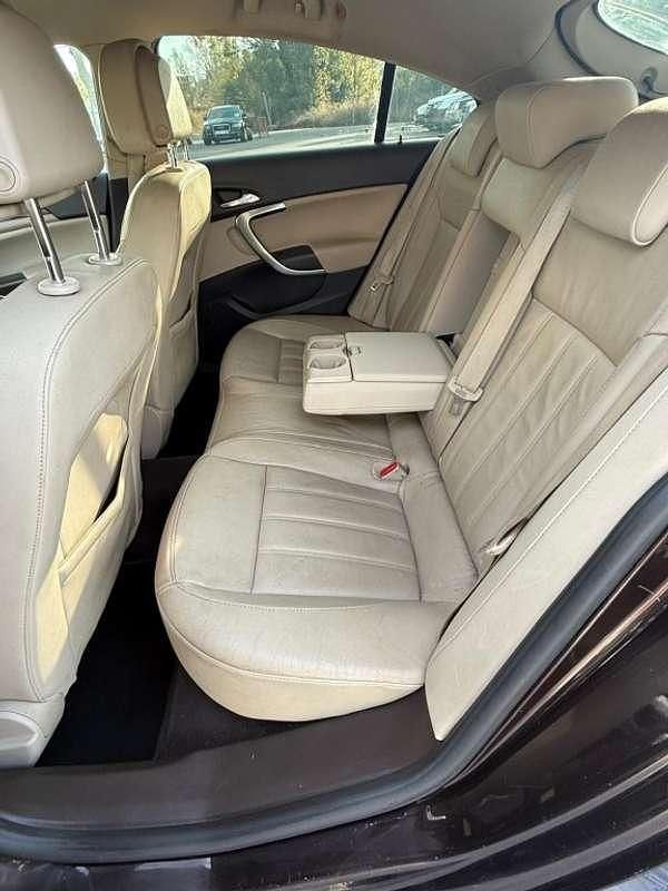 Usado Opel Insignia Cosmo 160 CV (117 kW) 2011 Burdeos Berlina