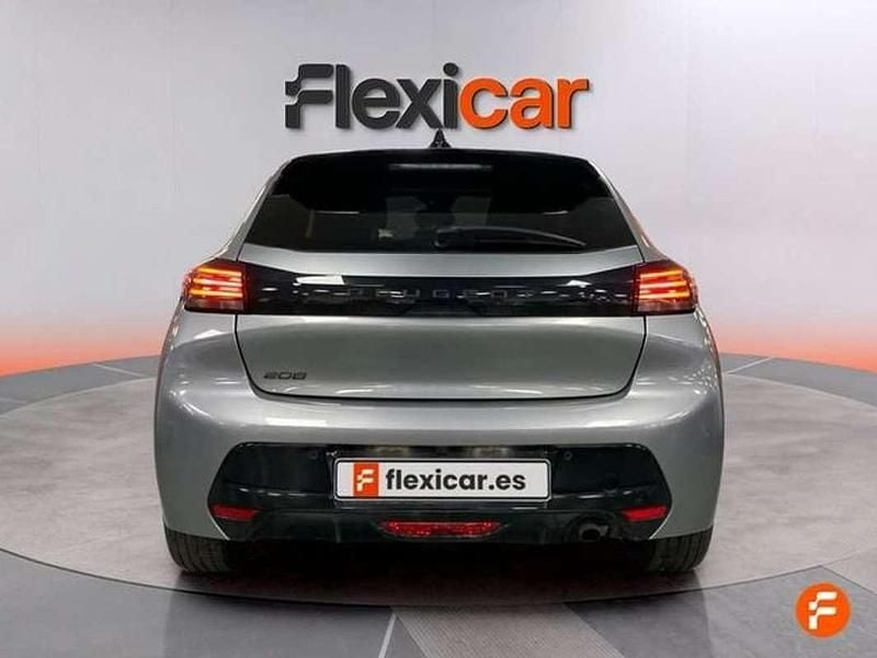 Usado Peugeot 208 Allure 102 CV (75 kW) 2024 Gris Utilitario