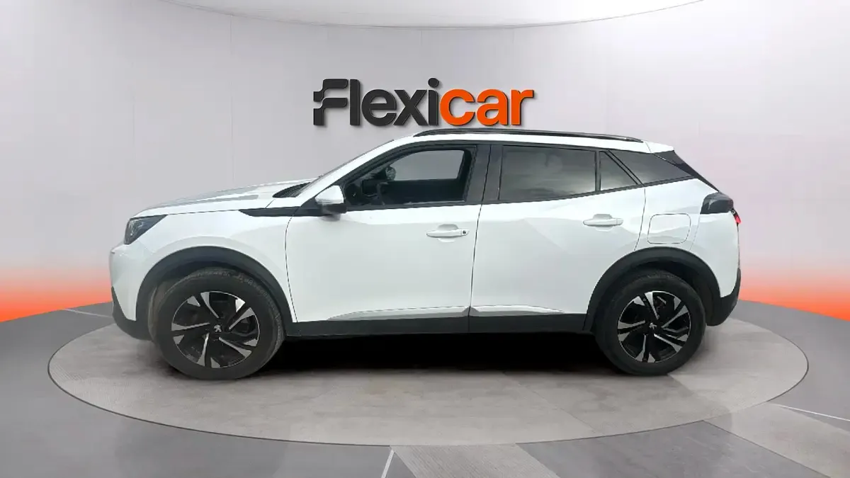 Usado Peugeot 2008 Allure 110 CV (80 kW) 2021 Blanco SUV