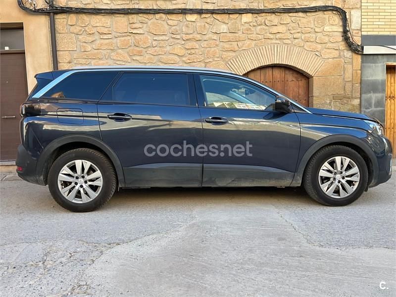 Usado Peugeot 5008 Active 130 CV (95 kW) 2018 Azul SUV