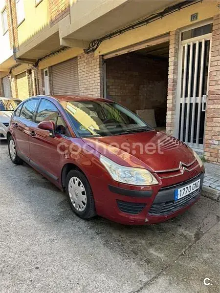 Usado Citroën C4 90 CV (66 kW) 2009 Rojo Berlina