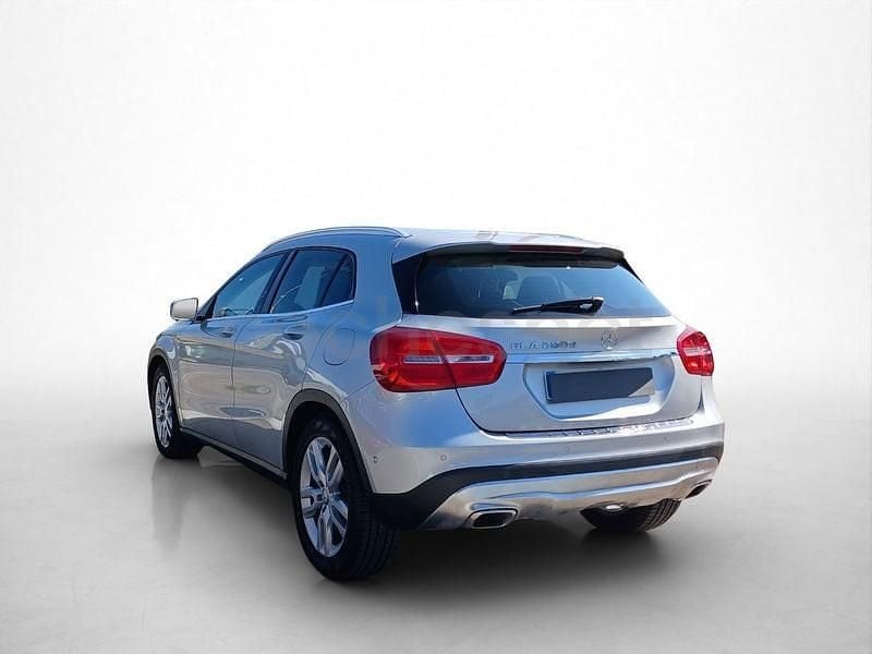 Usado Mercedes GLA200 Style 136 CV (100 kW) 2016 Gris / plata SUV