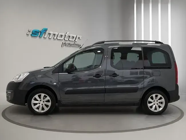 Usado Peugeot Partner Tepee Outdoor 120 CV (88 kW) 2018 Gris Monovolumen