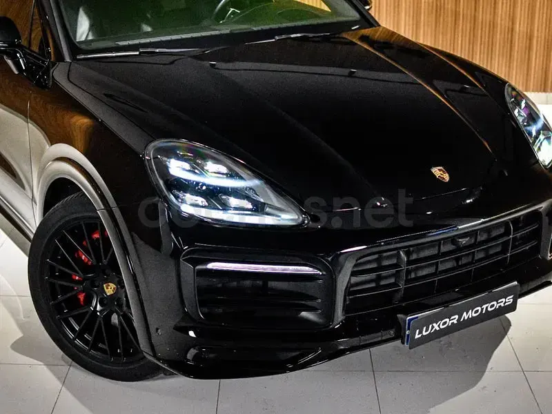 Usado Porsche Cayenne 460 CV (338 kW) 2021 Negro SUV
