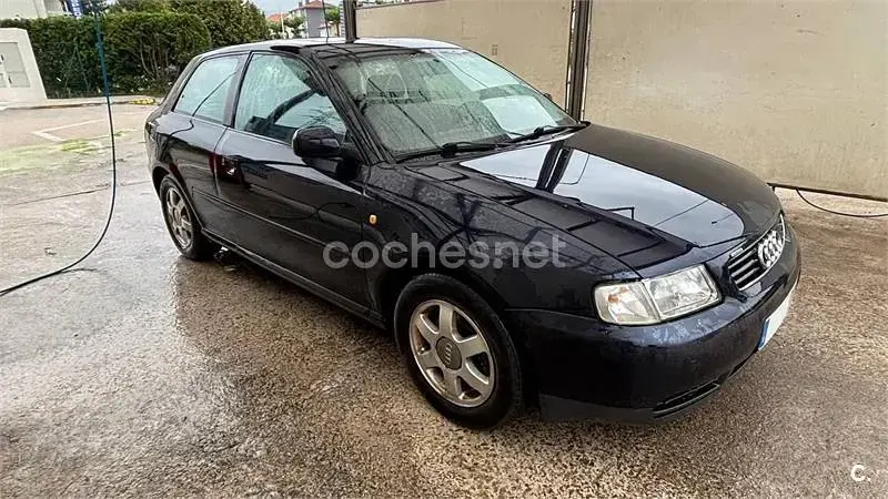 Usado Audi A3 Ambiente 110 CV (80 kW) 1997 Azul Utilitario