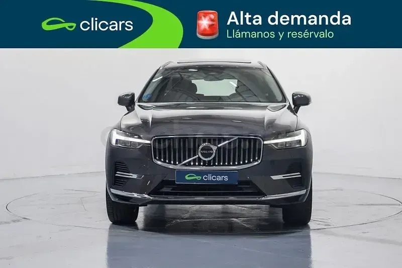 Usado Volvo XC60 Core 350 CV (257 kW) 2022 Gris / plata SUV