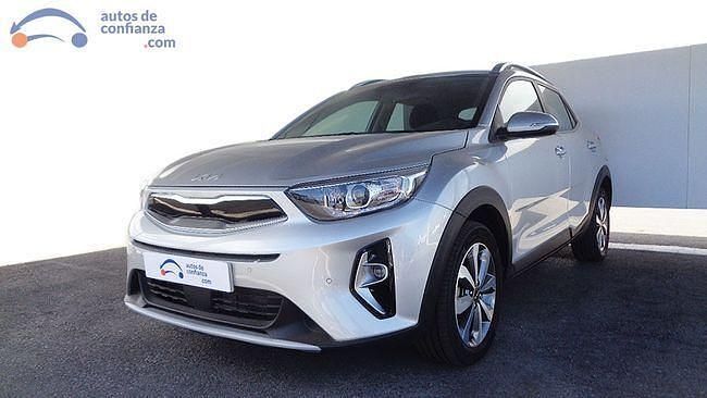 Usado Kia Stonic 100 CV (73 kW) 2021 Gris SUV