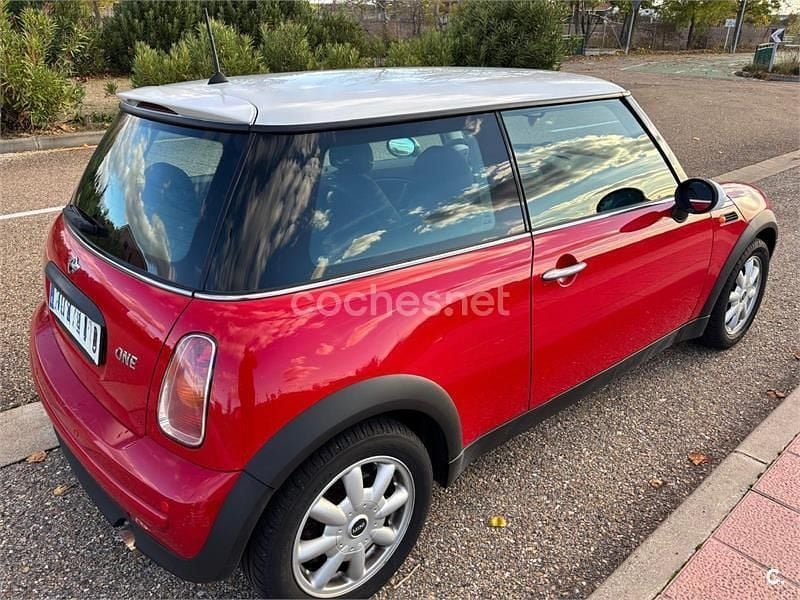 Rojo Usado 2002 Mini ONE Utilitario | 4250 € (Precio justo) - Imagen 1/4